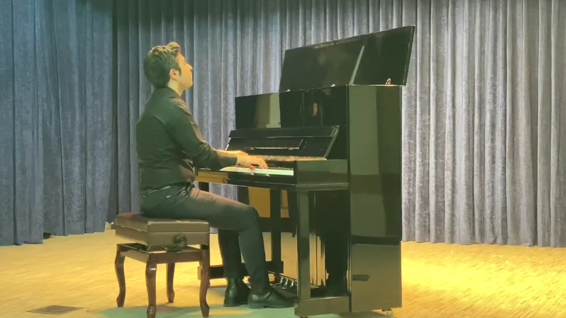 Performed in the hall of Bushehr Center